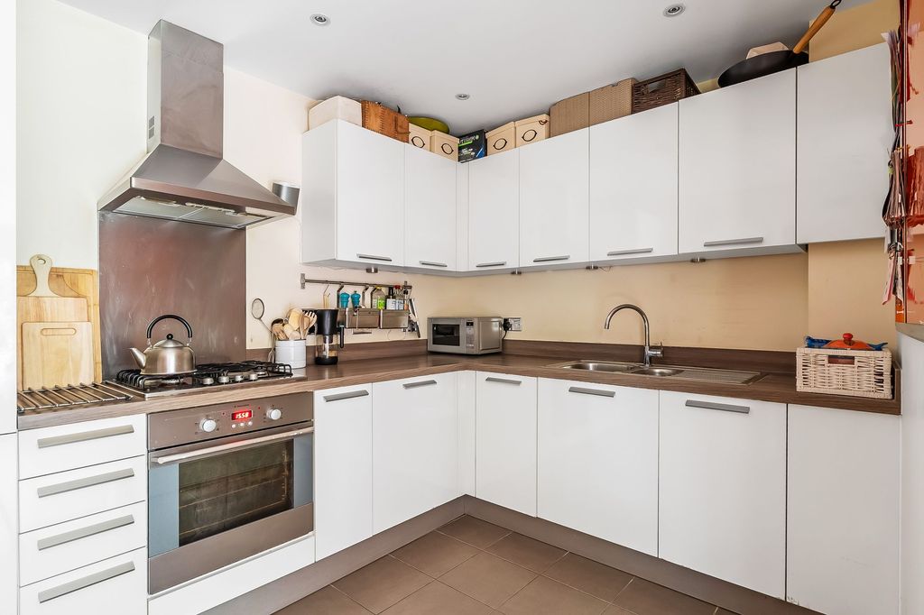 Property photo 3 of 23