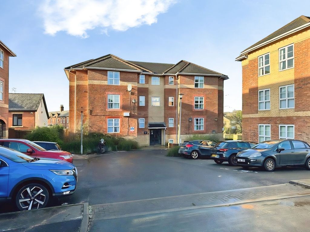 Property photo 1 of 8