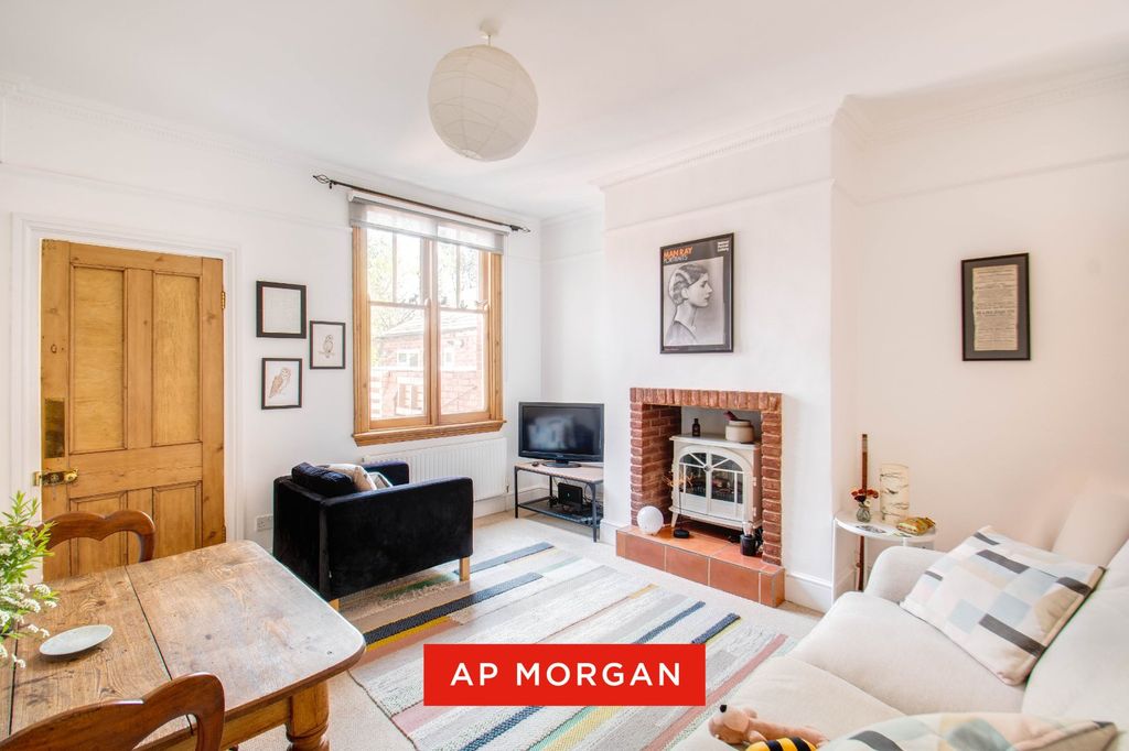 Property photo 2 of 19 Picture No. 11