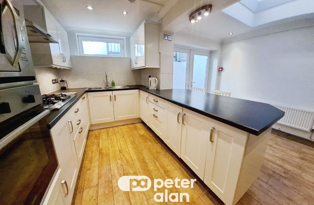 Property photo 3 of 22 Balcony