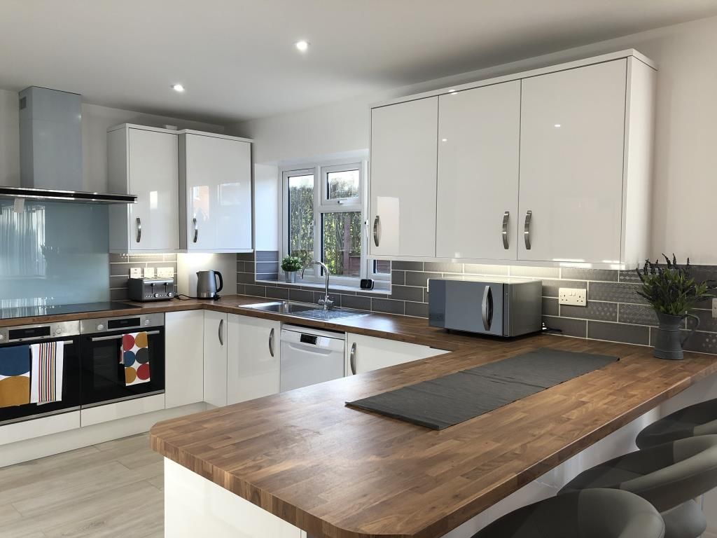 Property photo 3 of 13 Kitchen