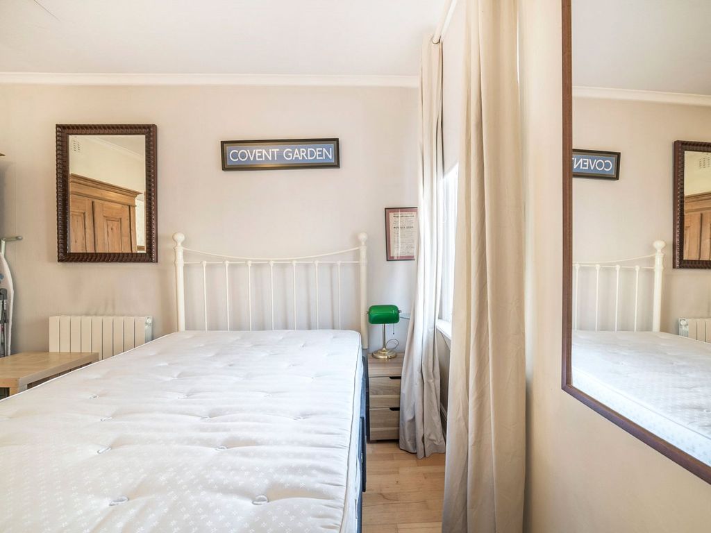 Property photo 3 of 17 Sheridan Buildings