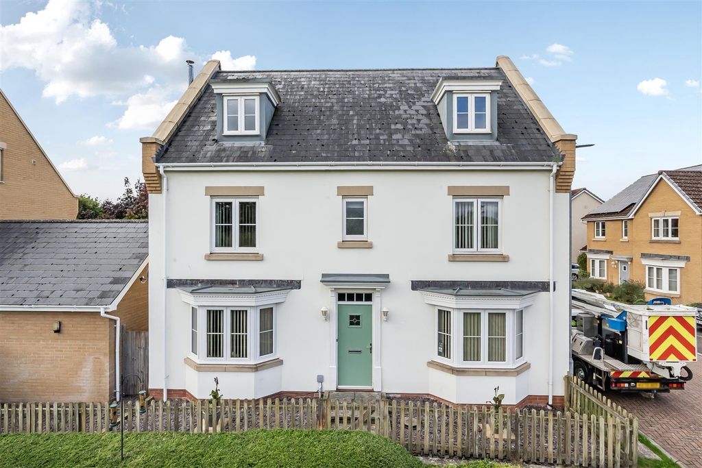 Property photo 1 of 17