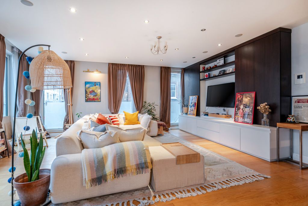 Property photo 1 of 16 Living Main