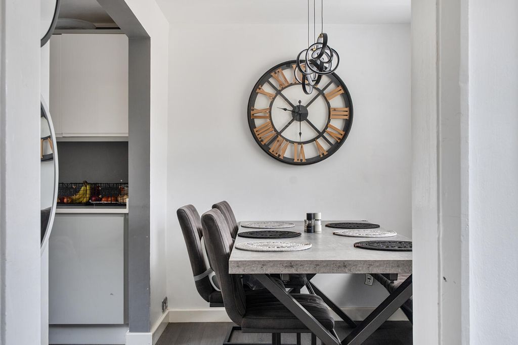 Property photo 3 of 21 Dining Room
