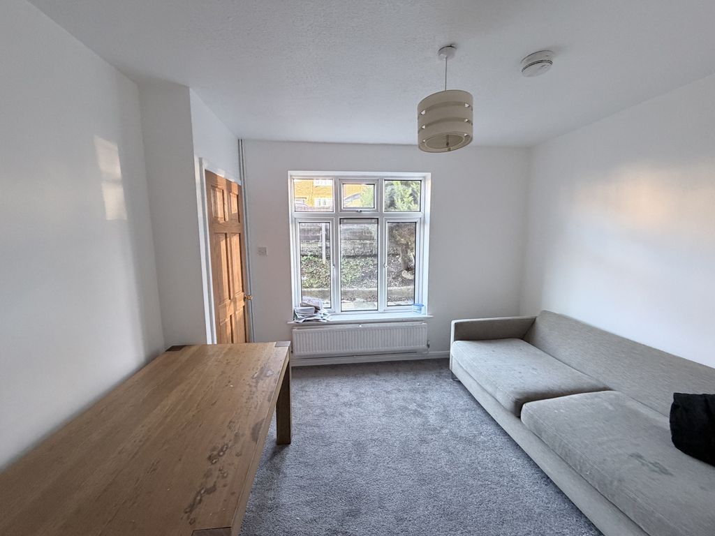 Property photo 2 of 11 Gallery