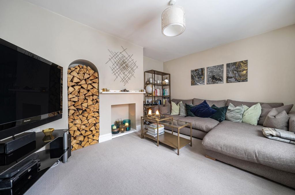 Property photo 2 of 16