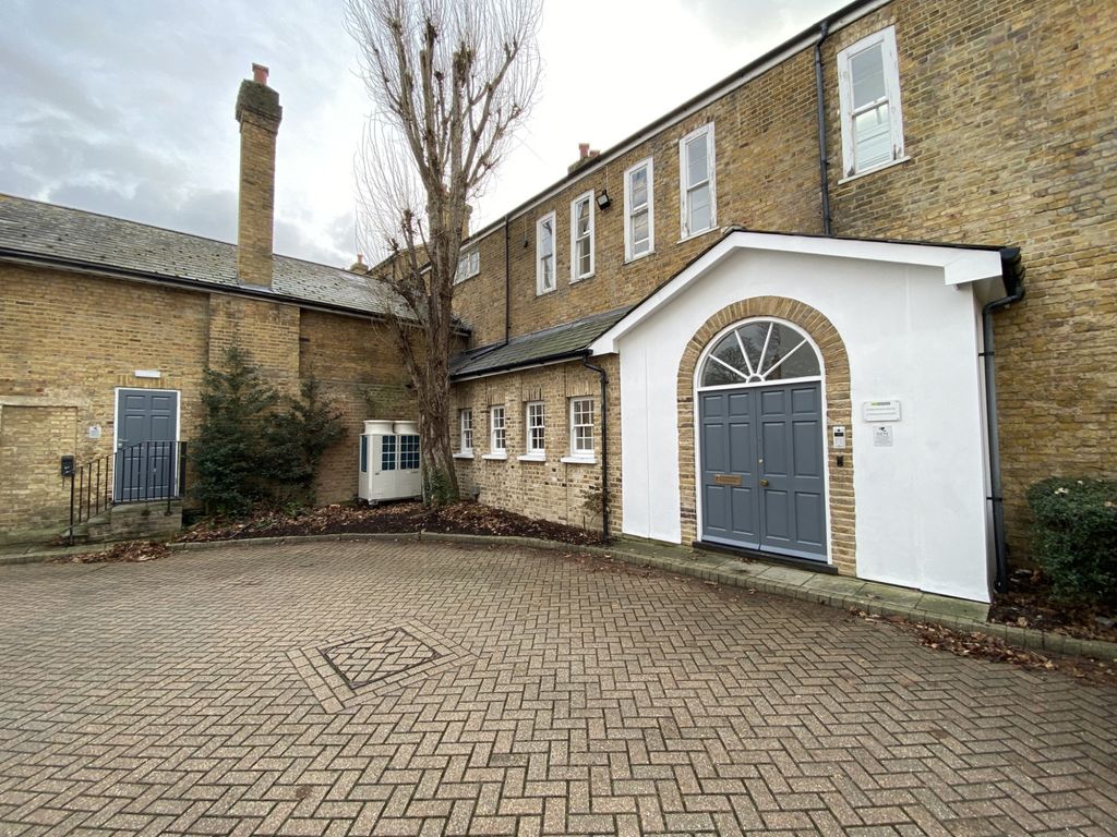 Property photo 1 of 6