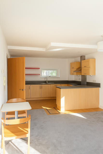 Property photo 3 of 7 Kitchen