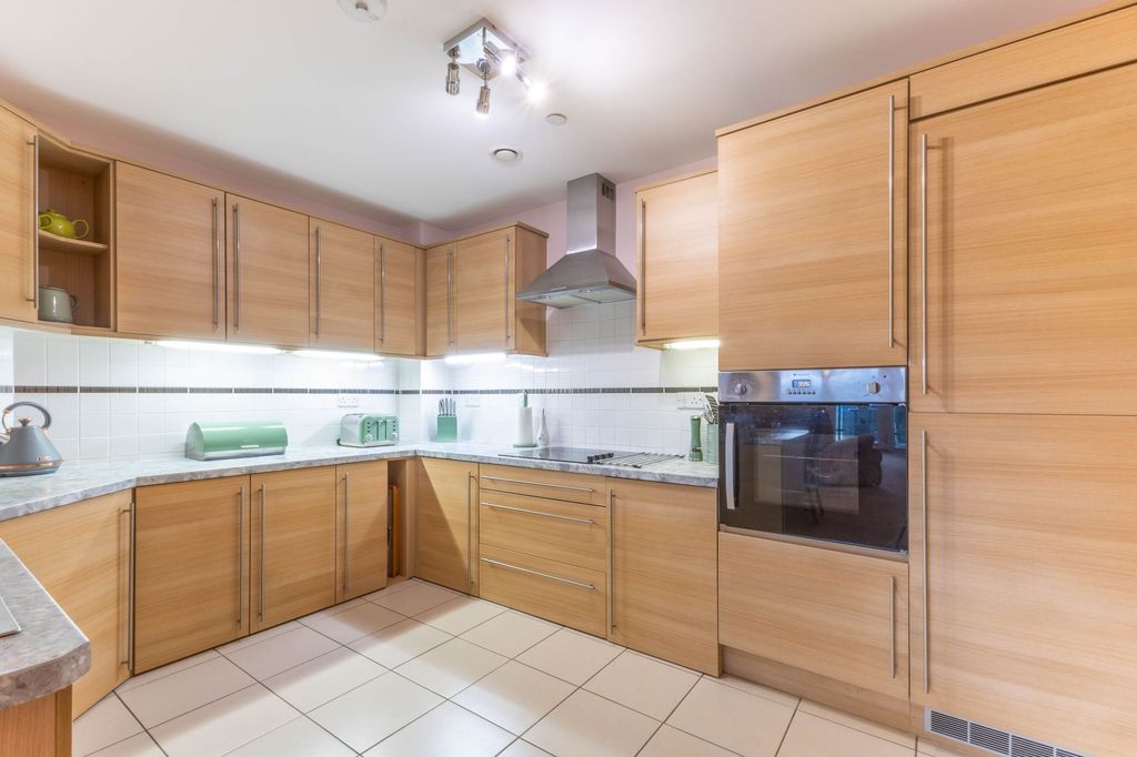 Property photo 3 of 24