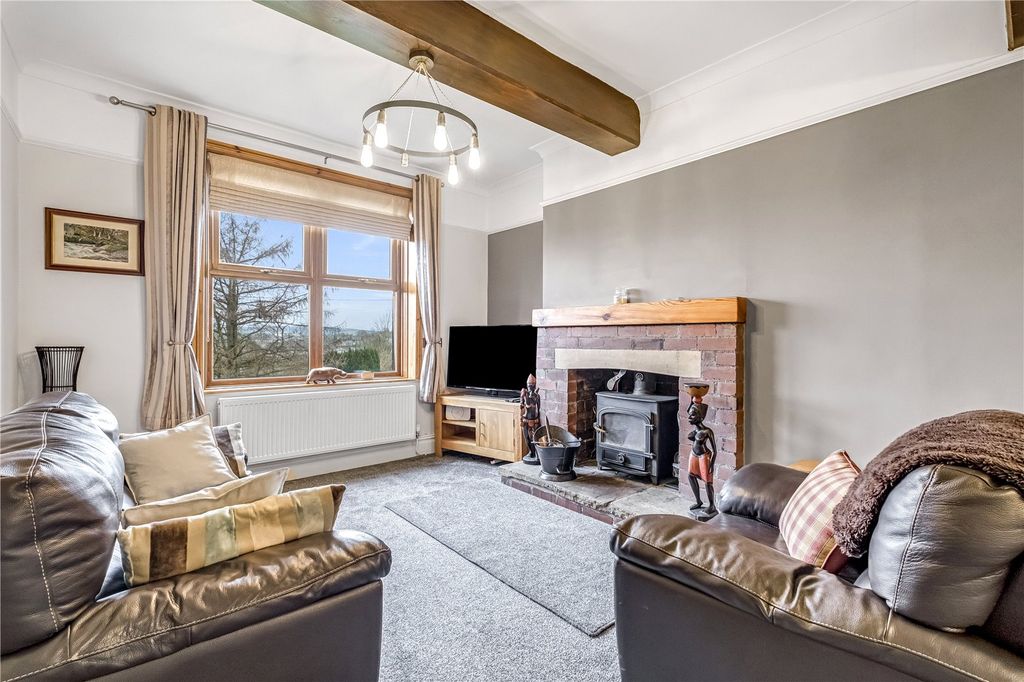 Property photo 2 of 45 Lounge