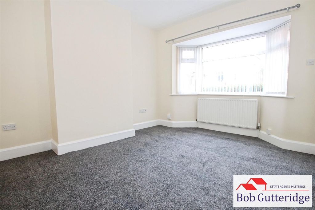 Property photo 2 of 20 Bay Fronted Lounge