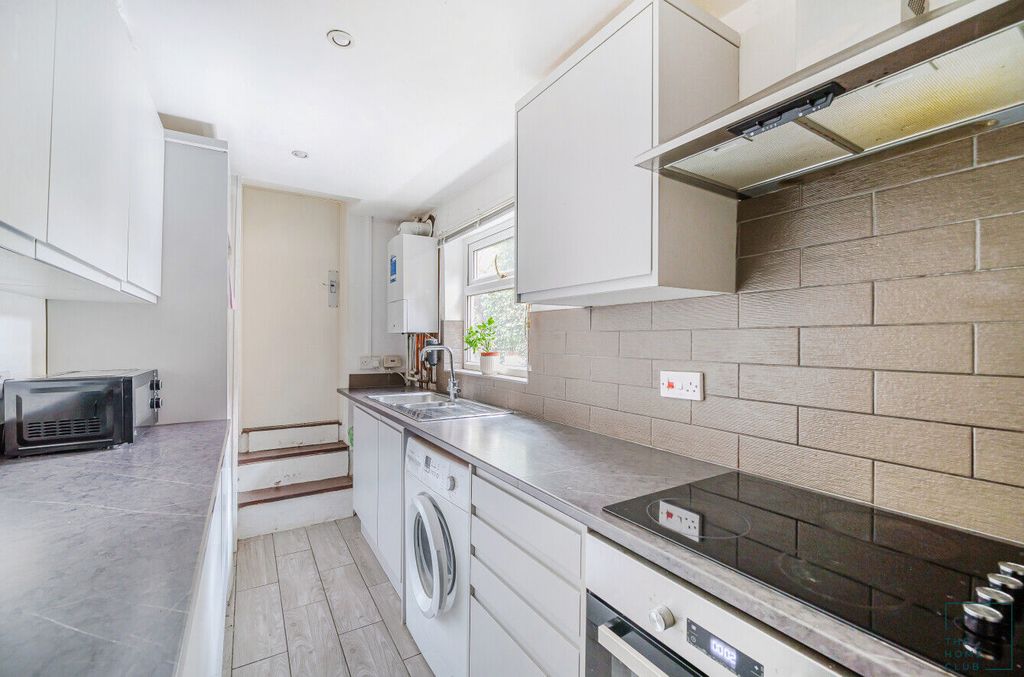 Property photo 3 of 13 7d65896F-d837-4401-B31E-5F8A0340d8De