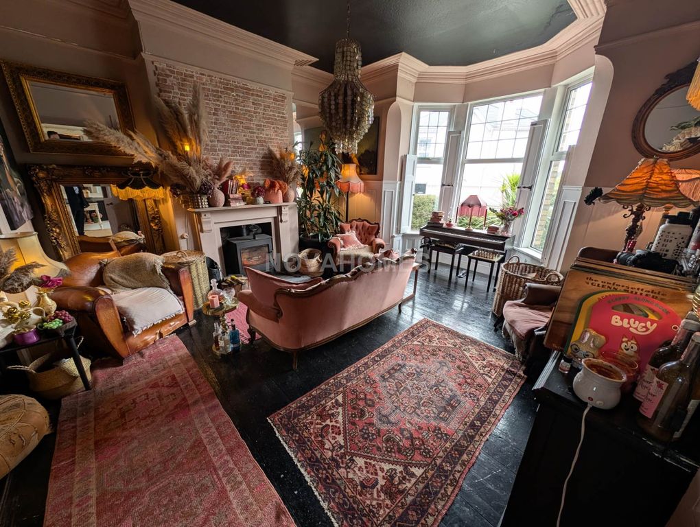 Property photo 2 of 26