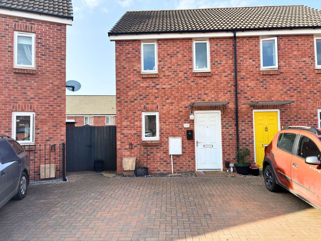 Property photo 1 of 13 External &amp; Driveway