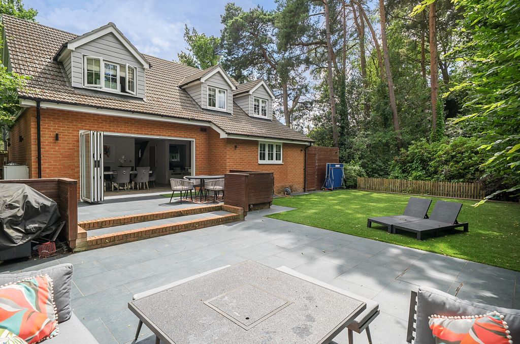 Property photo 2 of 24 1312820-27-685A67...