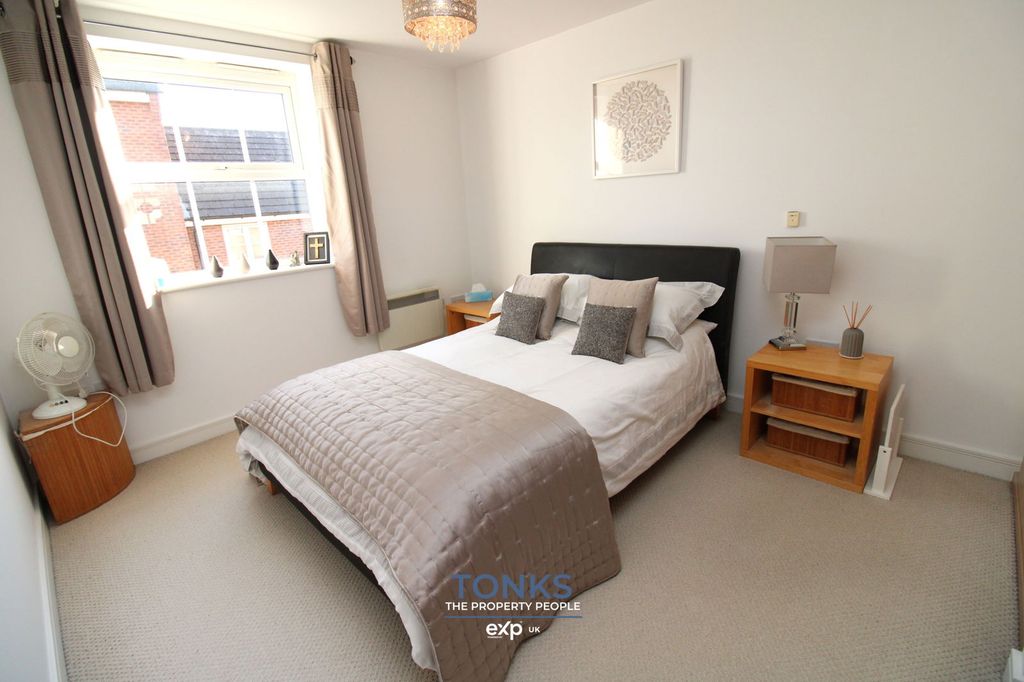 Property photo 3 of 9