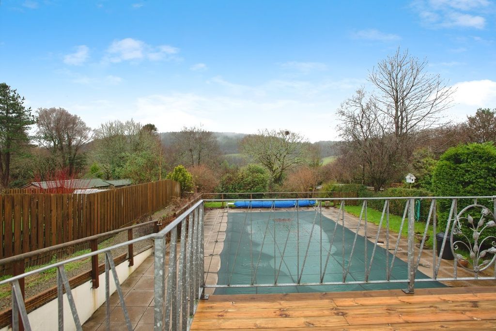 Property photo 2 of 26