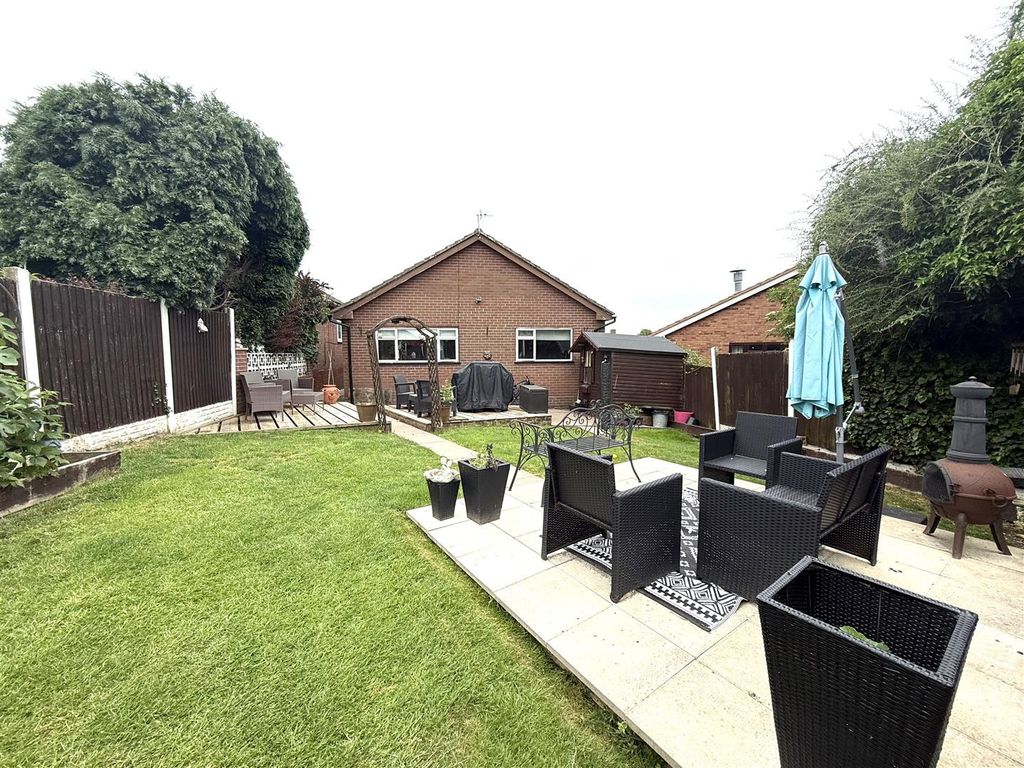 Property photo 2 of 18 Step Gerden.Jpeg