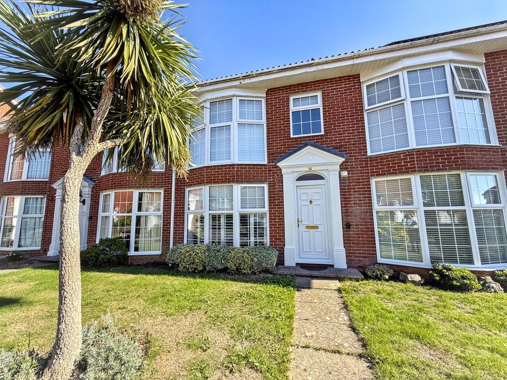 Property photo 1 of 20 Lime Grove Front