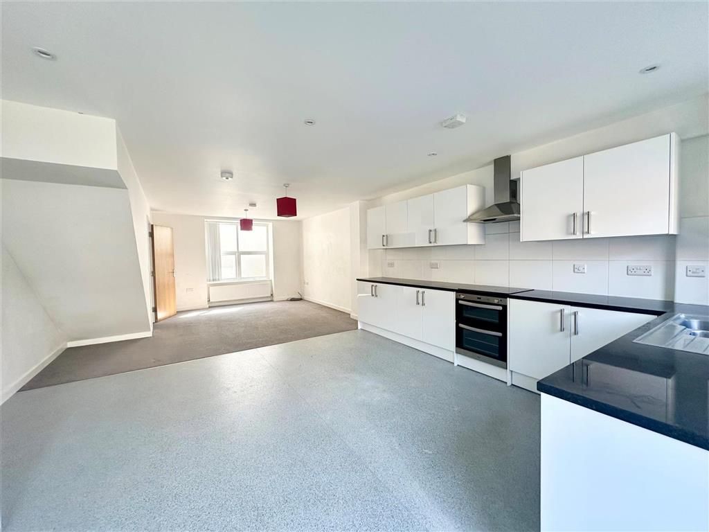 Property photo 1 of 9 Kitchen/Lounge