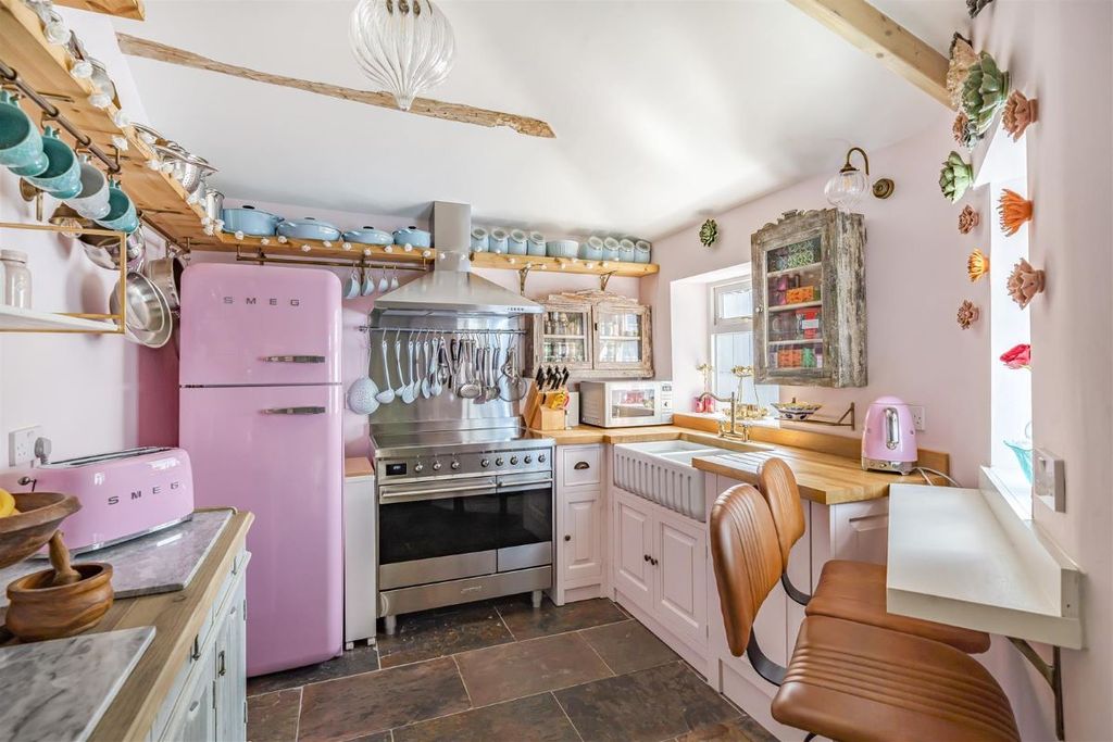 Property photo 2 of 17