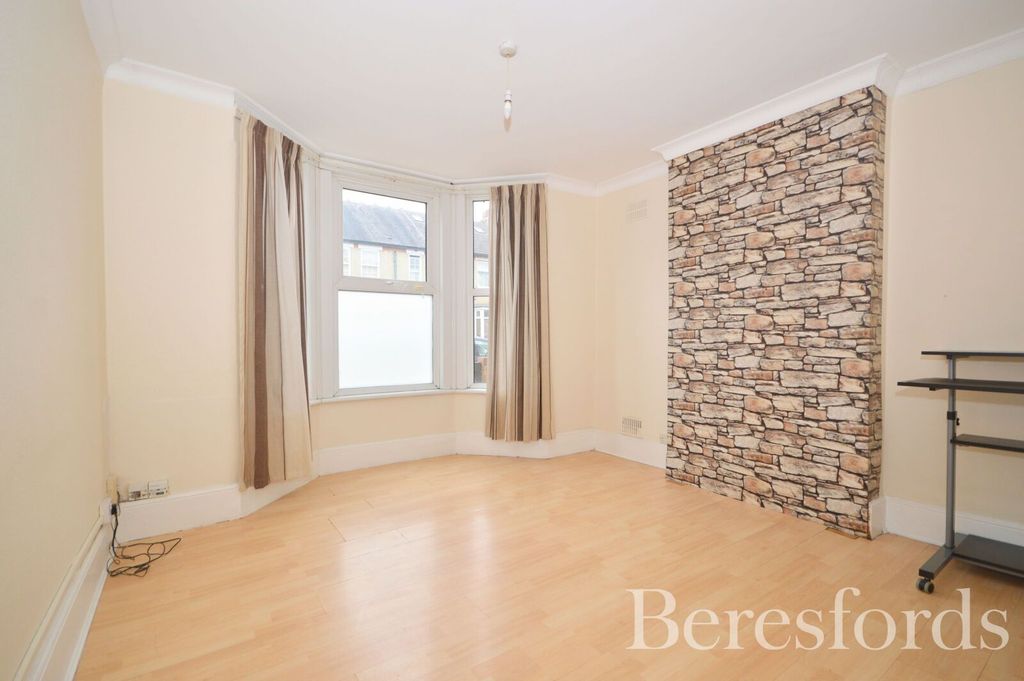 Property photo 2 of 12 Picture No. 04