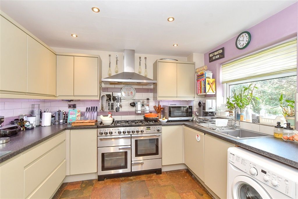 Property photo 3 of 13 Kitchen