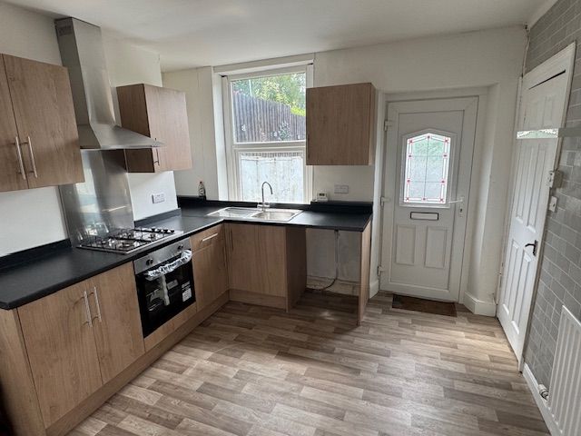 Property photo 3 of 17 Entrance Porch