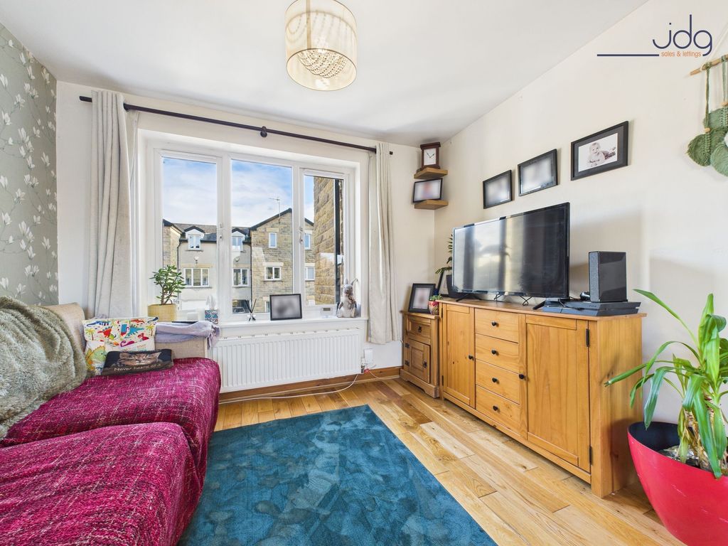 Property photo 3 of 14 Lounge Area