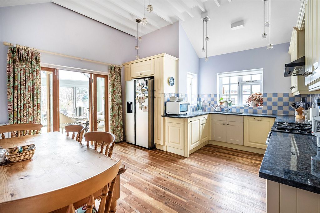 Property photo 2 of 21 Kitchen