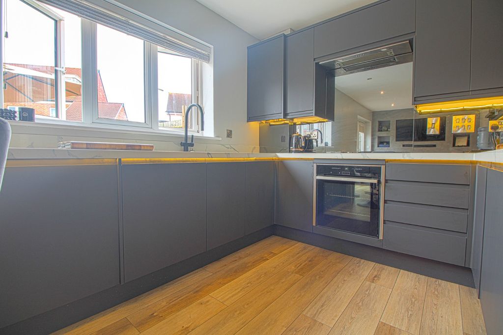 Property photo 2 of 26 Kitchen