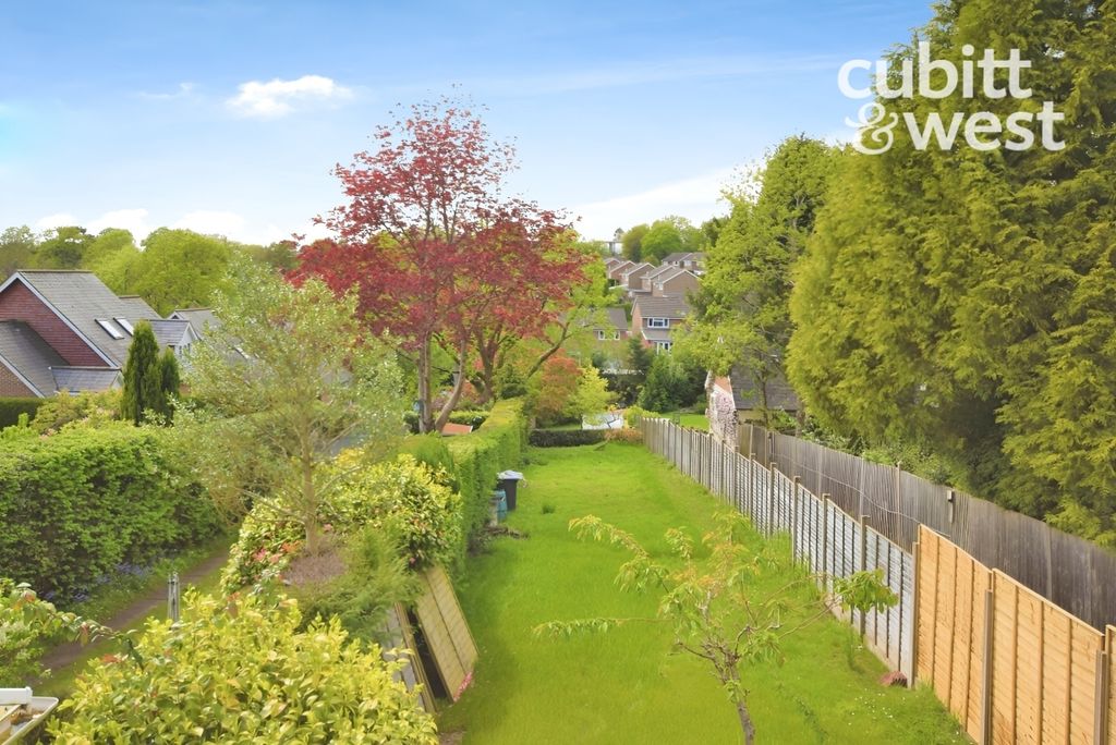 Property photo 2 of 14 Garden
