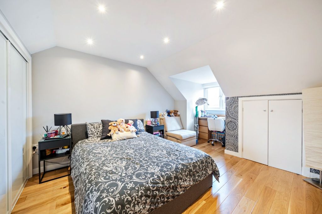 Property photo 3 of 17 Picture No. 15