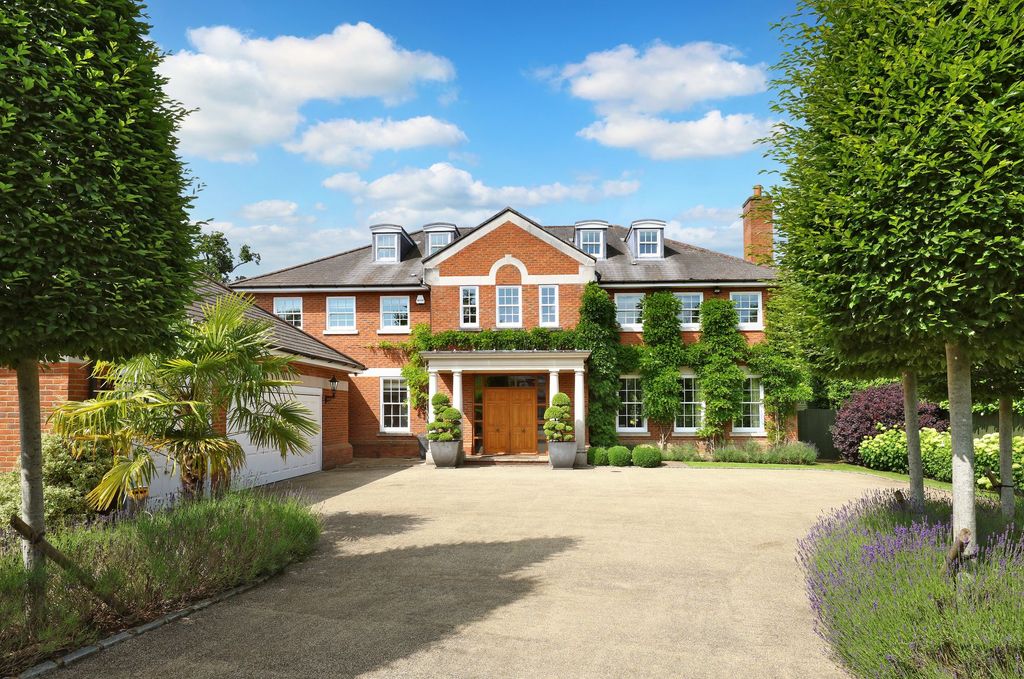 Property photo 1 of 13 Front