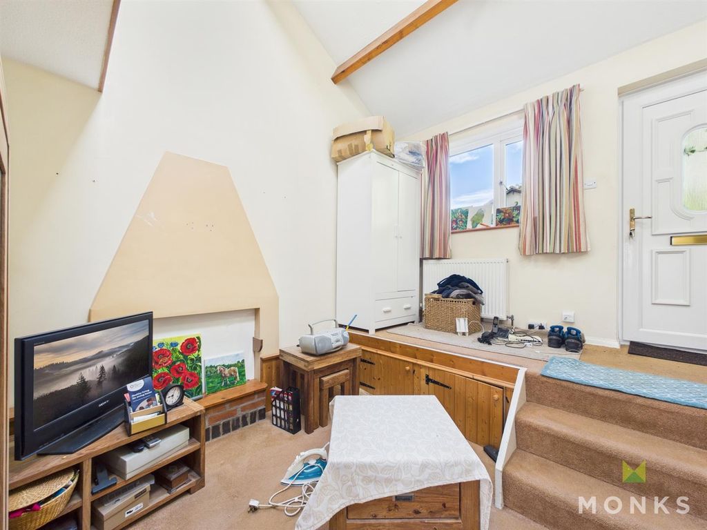 Property photo 2 of 10 Cam01348G0-Pr0748-Still005.Jpg
