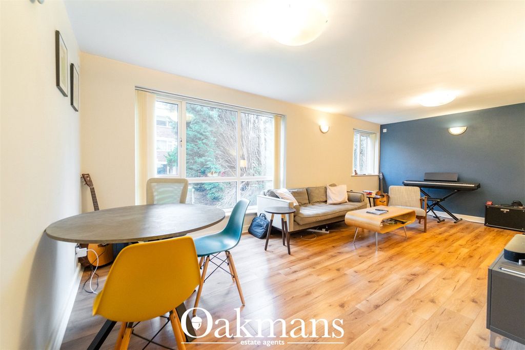 Property photo 1 of 28 Picture No. 05