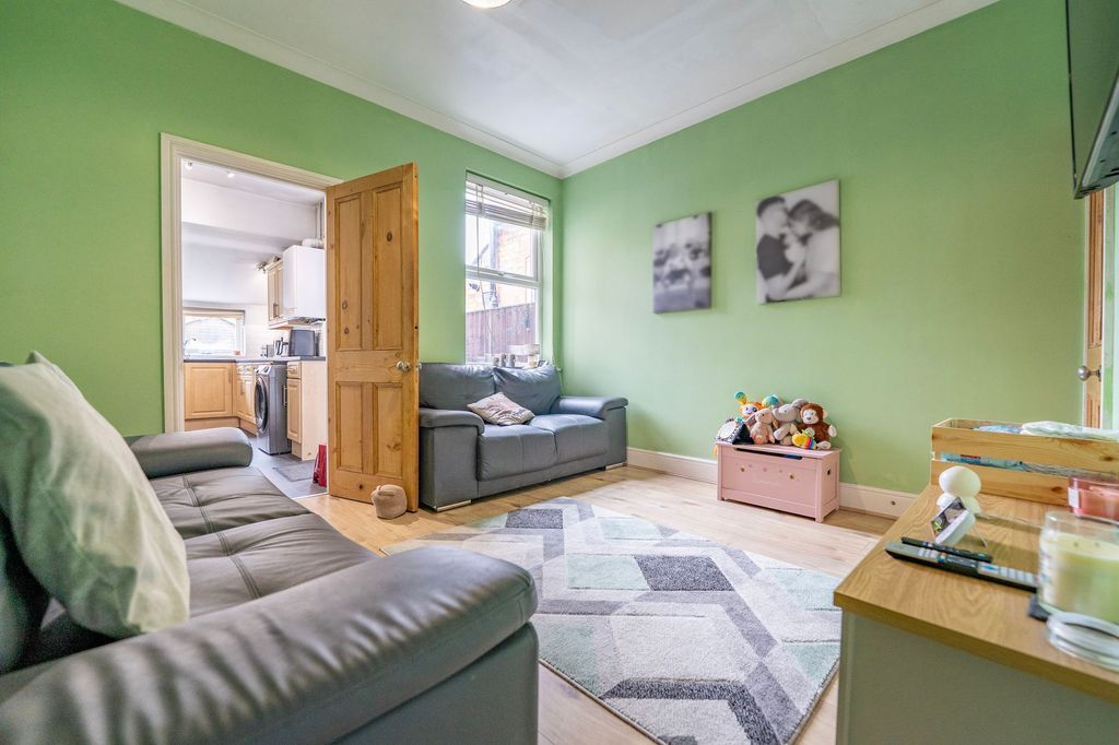 Property photo 3 of 19