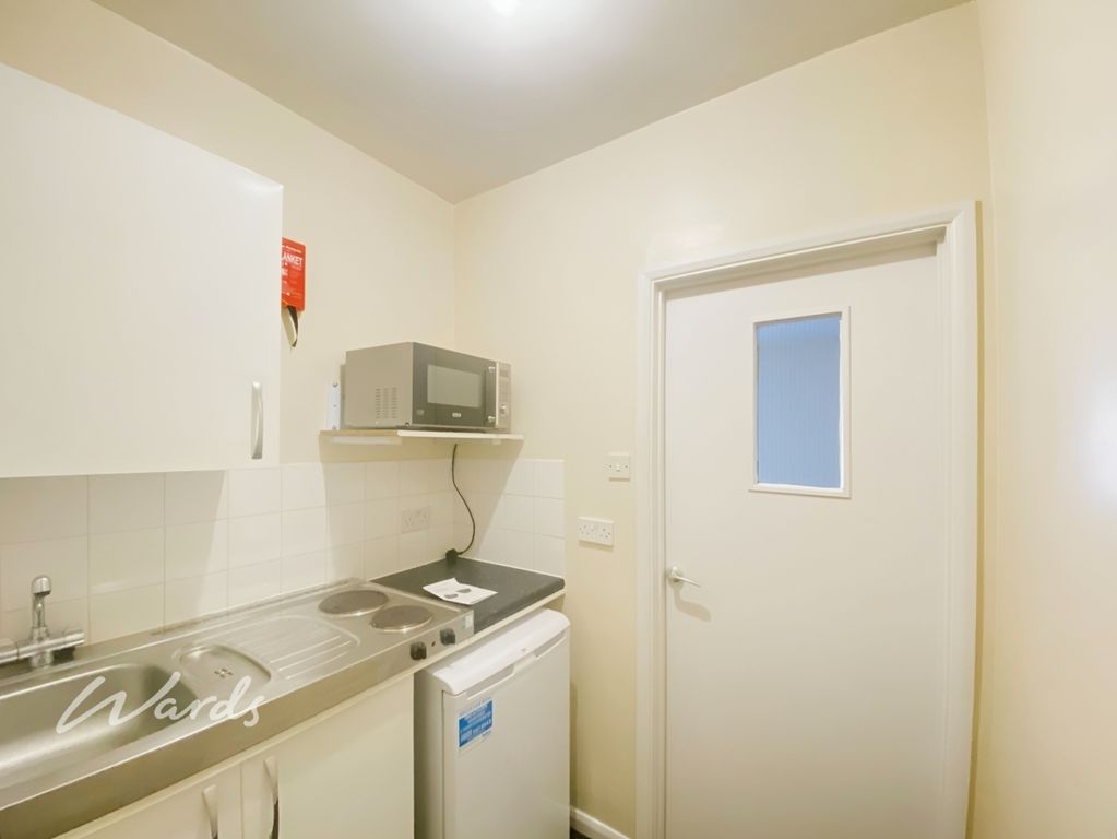 Property photo 2 of 8 Kitchen