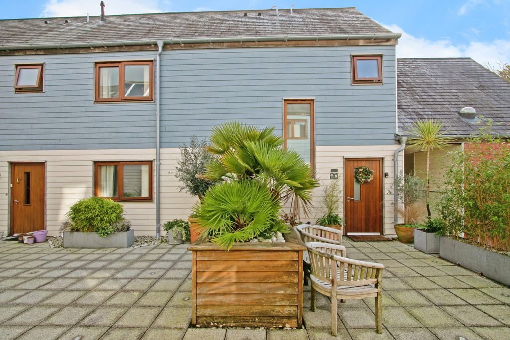 Property photo 1 of 17 Photography