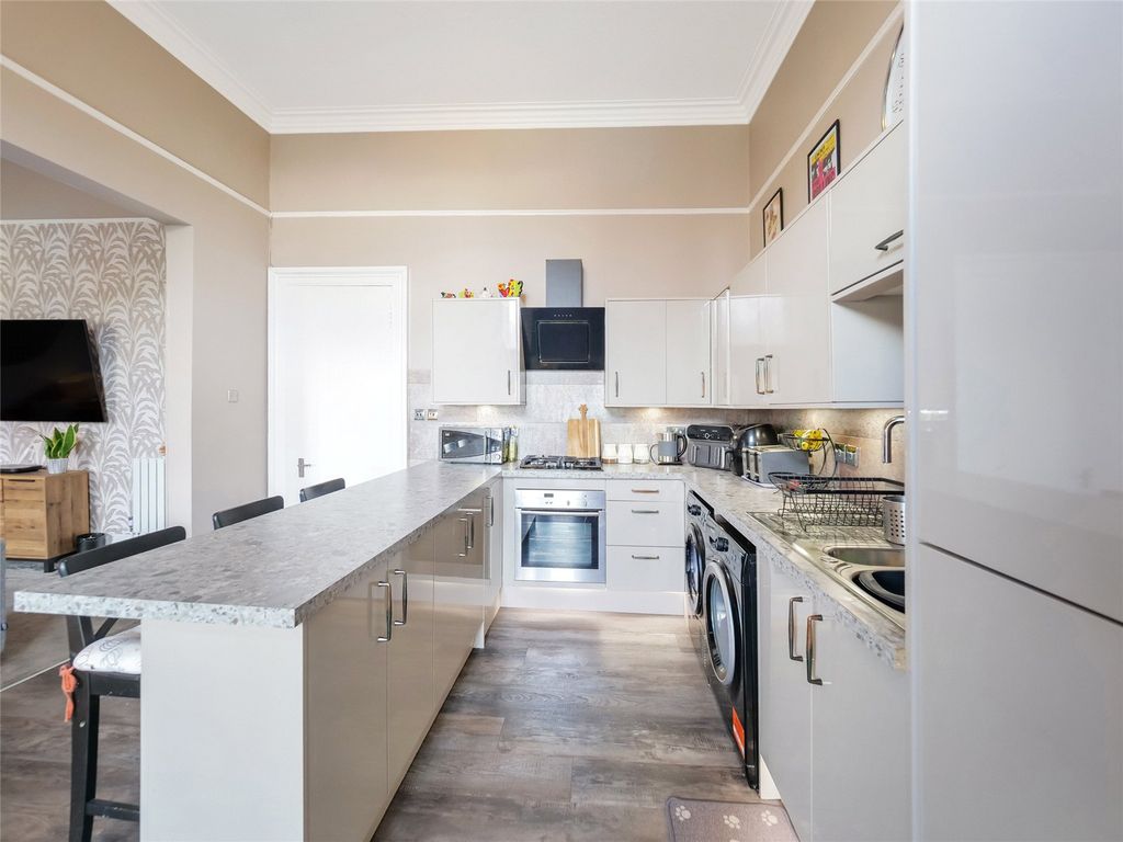 Property photo 3 of 23 Kitchen