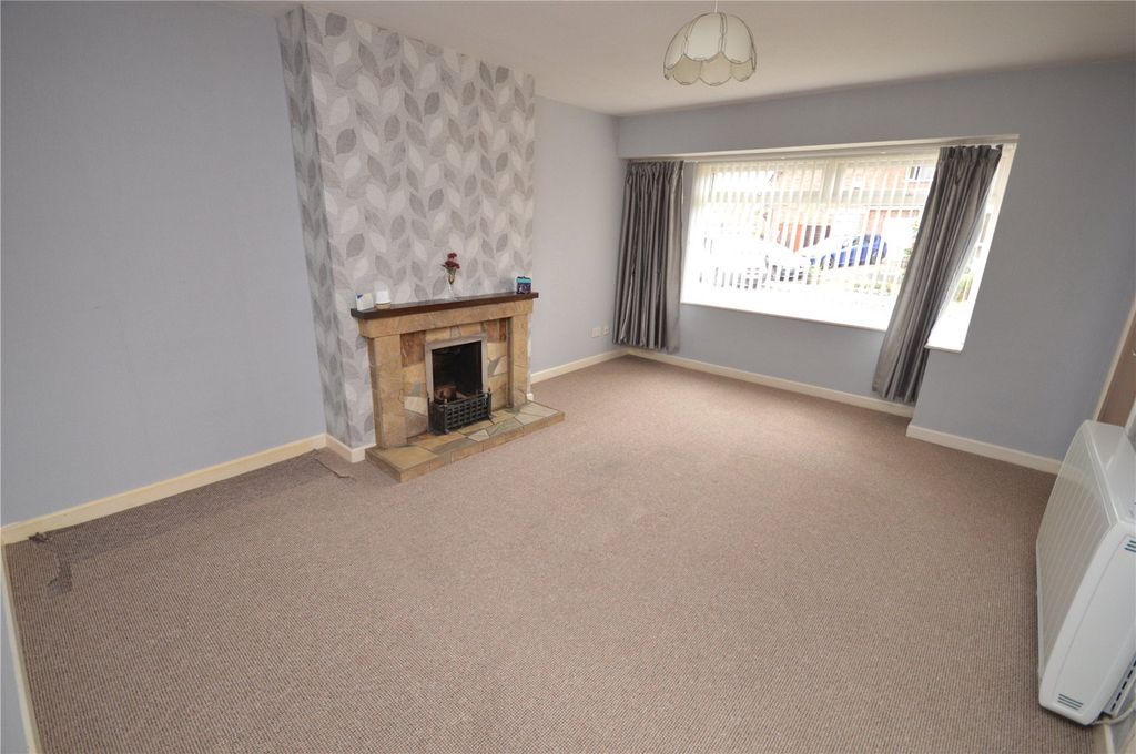 Property photo 2 of 10 Living Room