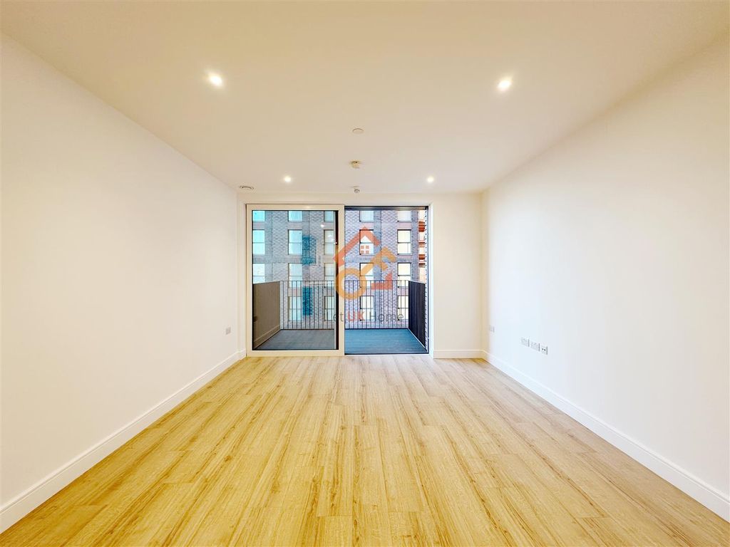 Property photo 2 of 35 ????_2025-11-19_103908_261.Jpg