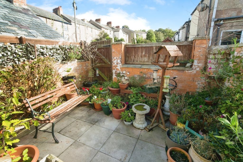 Property photo 2 of 17 Photo