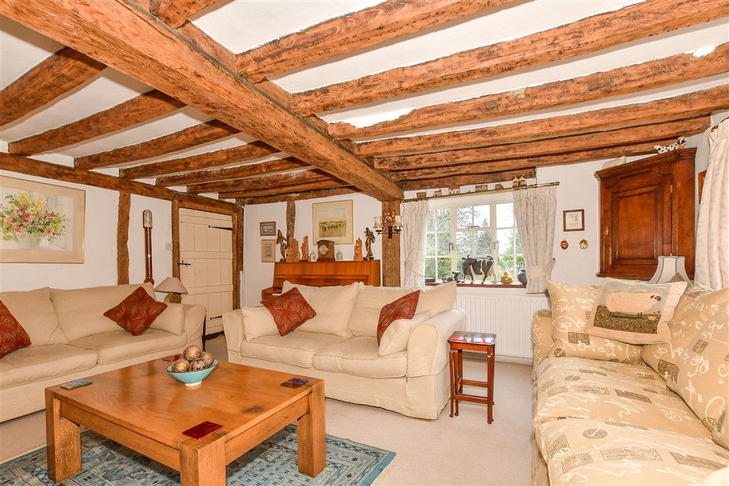 Property photo 3 of 21 Lounge