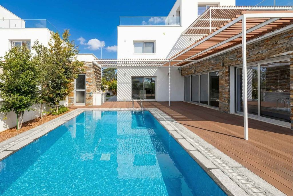 Property photo 1 of 30