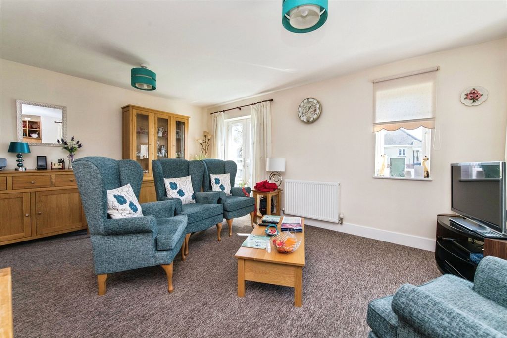 Property photo 2 of 14 Picture No. 15