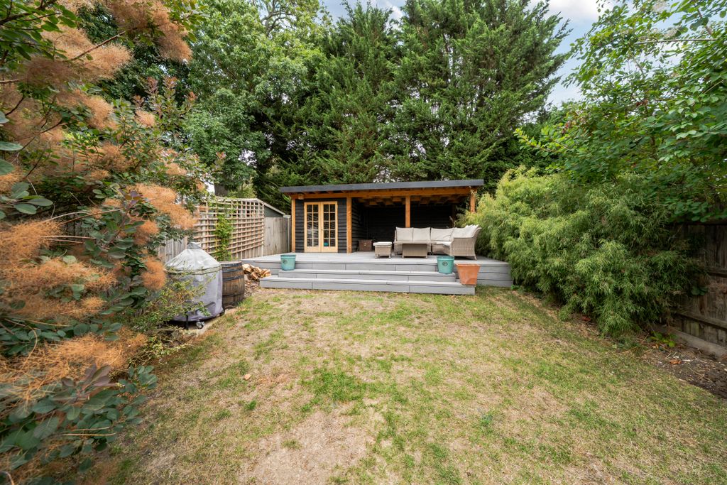 Property photo 2 of 21