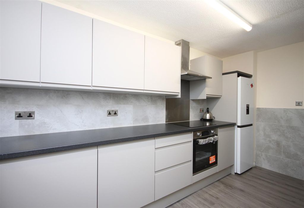 Property photo 2 of 10 Kitchen Side On.Jpg