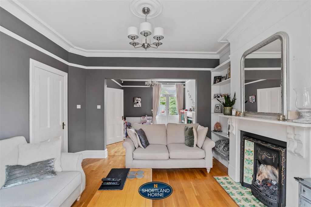 Property photo 3 of 41 66 Huntingdon Rd (19 Of 49).Jpg